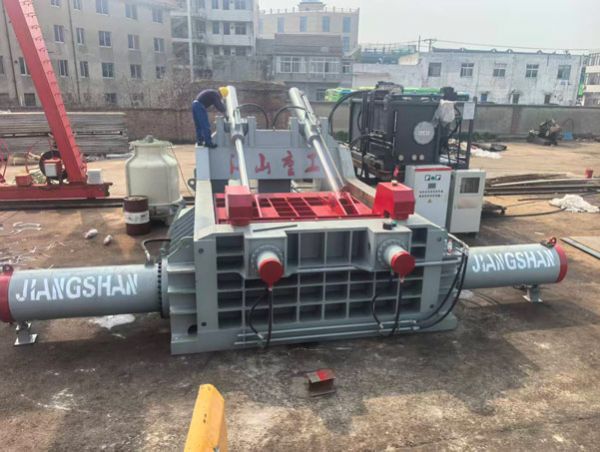 靖江630噸打包機(jī)試機(jī)