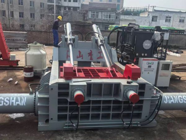 靖江630噸打包機(jī)試機(jī)