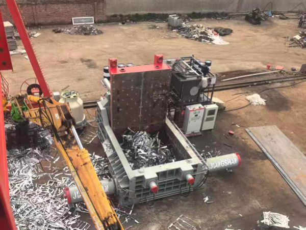 靖江630噸打包機(jī)試機(jī)