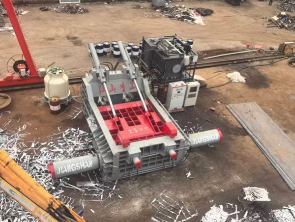 靖江630噸打包機(jī)試機(jī)